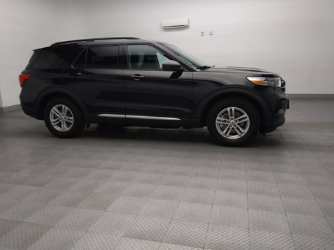 Used 2022 Ford Explorer XLT image 11