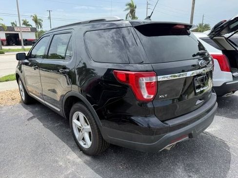 Used 2019 Ford Explorer XLT w/ Equipment Group 201A FWD image 6