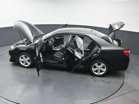 Used 2012 Toyota Camry SE FWD image 40