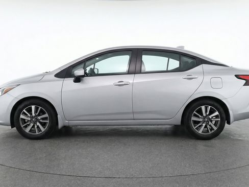 Used 2025 Nissan Versa SV FWD image 5