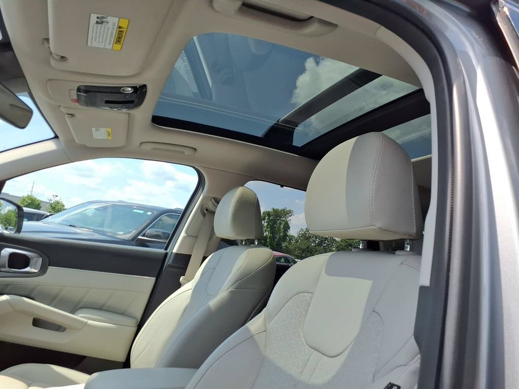 Used 2023 Kia Sorento SX Prestige w/ Panoramic Sunroof Package AWD/4WD image 20