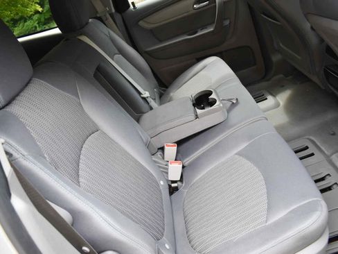 Used 2017 Chevrolet Traverse LS FWD image 46