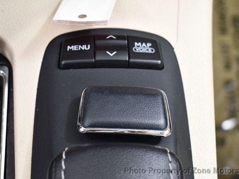 Used 2013 Lexus ES 300h image 52