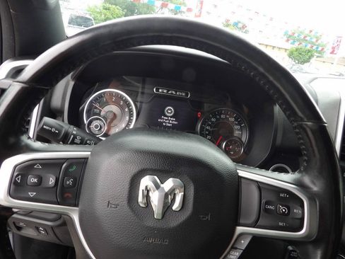 Used 2021 RAM 1500 Big Horn AWD/4WD image 11