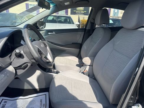 Used 2016 Hyundai Accent SE w/ Option Group 02 FWD image 10