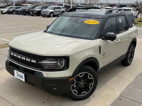 New 2025 Ford Bronco Sport Outer Banks w/ Outer Banks Tech Package+ image 4