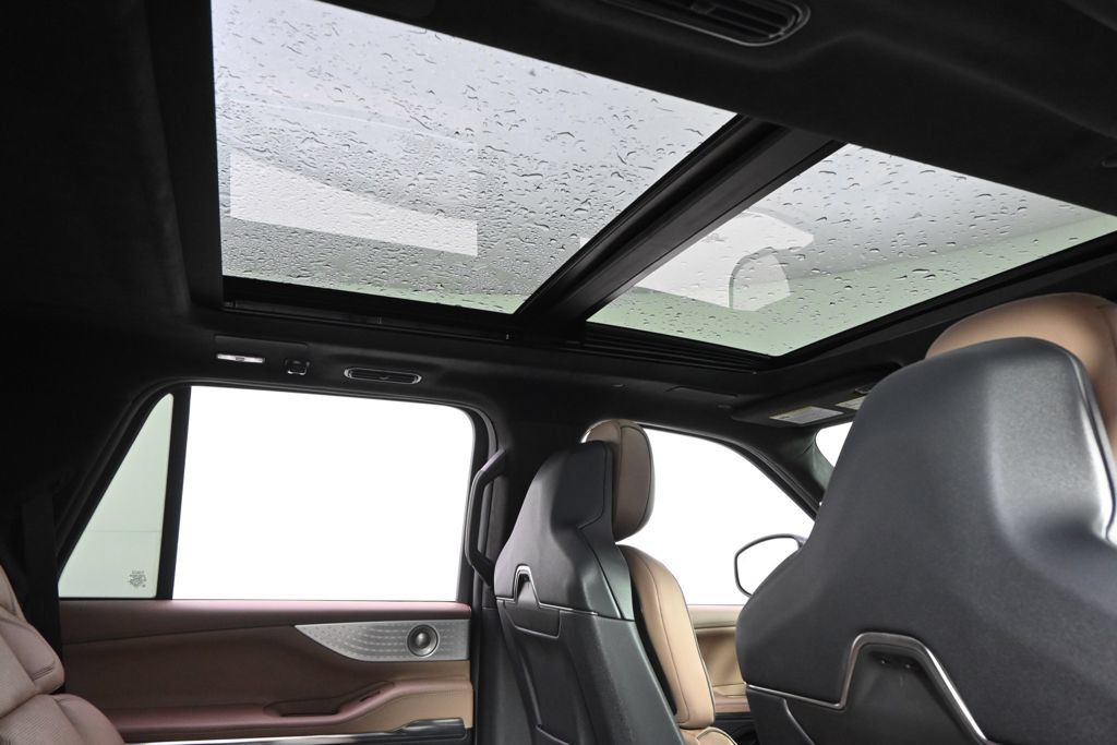 New 2027 Lincoln Navigator Black Label AWD/4WD image 17
