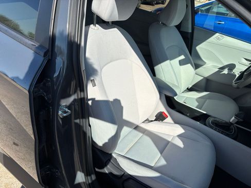 Used 2025 Hyundai Kona SEL image 37