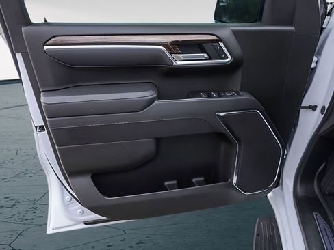 Used 2025 GMC Sierra 1500 Elevation image 25