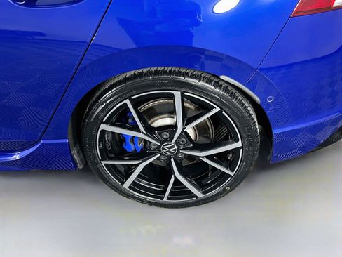 Used 2023 Volkswagen Golf R AWD/4WD image 31