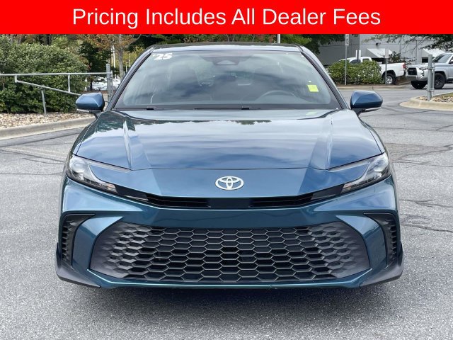 Used 2025 Toyota Camry SE FWD image 8