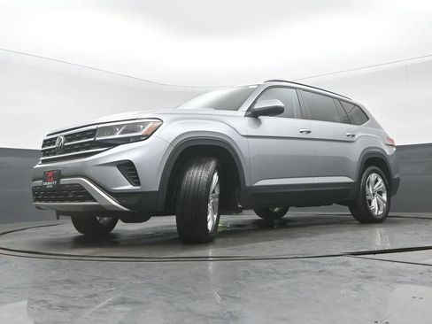Used 2023 Volkswagen Atlas SE AWD/4WD image 32