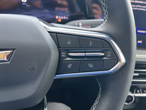 Used 2025 Chevrolet Traverse LT image 21