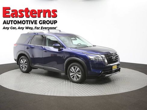 Used 2023 Nissan Pathfinder SL AWD/4WD image 49