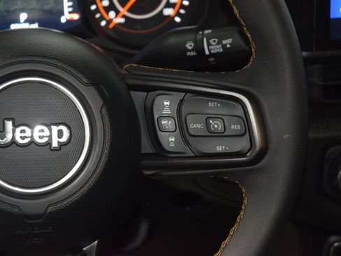 Used 2024 Jeep Gladiator Sport image 37