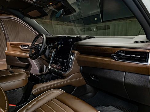 Used 2025 GMC Yukon Denali Ultimate image 14
