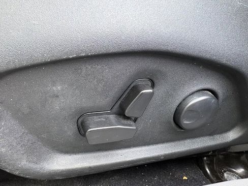 Used 2023 Jeep Compass Limited image 12