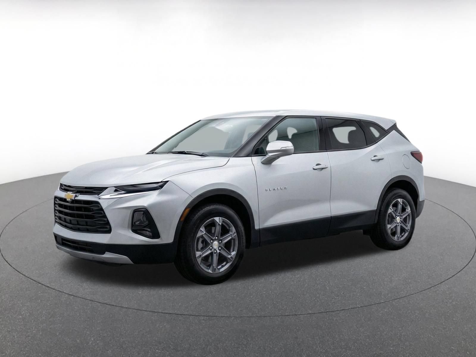 Used 2026 Chevrolet Blazer LT FWD image 3