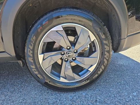 Used 2025 Nissan Rogue SV FWD image 37