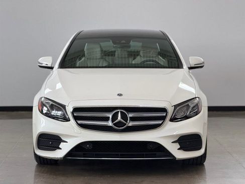 Used 2018 Mercedes-Benz E 400 4MATIC Sedan w/ Premium 2 Package (Q02) image 2