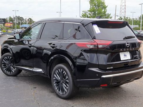 New 2026 Nissan Rogue Platinum AWD/4WD image 2