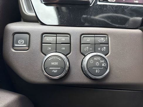 Used 2025 GMC Sierra 1500 SLT image 25