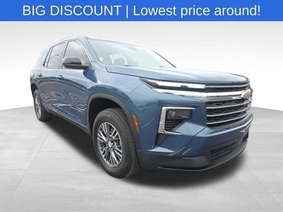 Used 2024 Chevrolet Traverse LT w/ LPO, Floor Liner Package