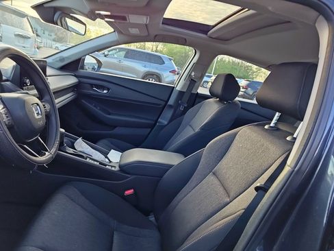 Used 2025 Honda Accord SE image 6