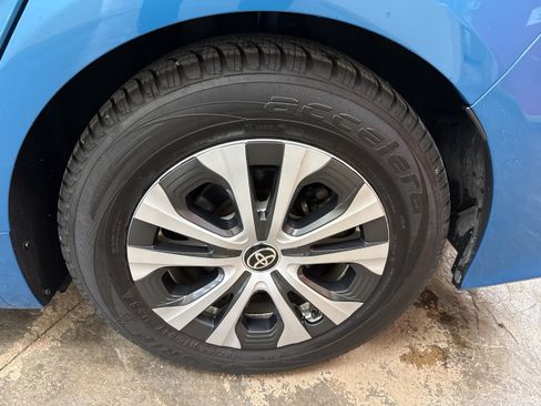 Used 2021 Toyota Prius Prime LE FWD image 7