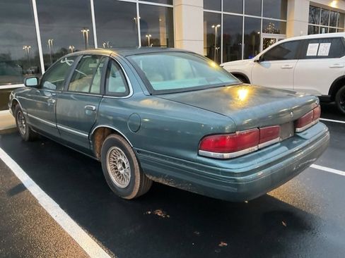 Used 1995 Ford Crown Victoria LX image 8
