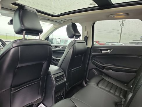 Certified 2022 Ford Edge SEL w/ Convenience Package AWD/4WD image 16