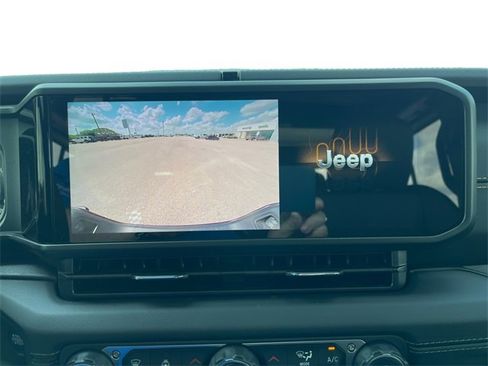 New 2025 Jeep Gladiator Sport image 17