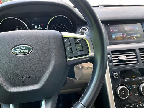 Used 2019 Land Rover Discovery Sport HSE AWD/4WD image 24