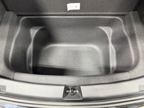 Used 2025 Tesla Model Y Long Range image 26