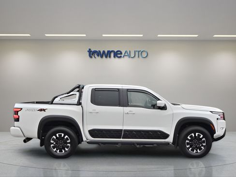 Used 2023 Nissan Frontier 4x4 Crew Cab image 9