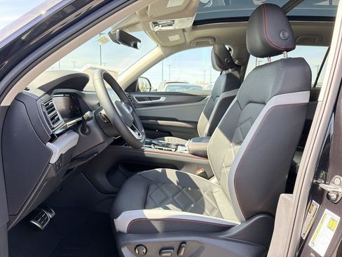 New 2026 Volkswagen Atlas Peak Edition AWD/4WD image 11