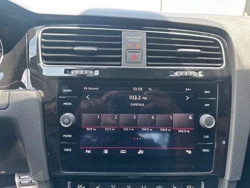 Used 2018 Volkswagen Golf 4-Door image 9