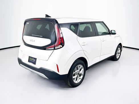 Used 2025 Kia Soul LX w/ LX Technology Package FWD image 9