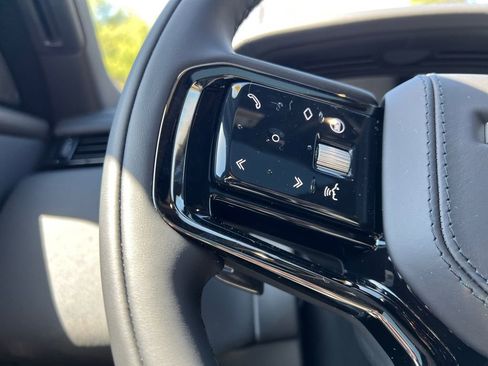 New 2026 Land Rover Range Rover Velar Dynamic SE image 15