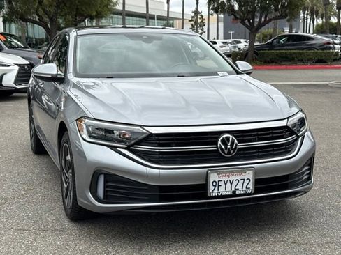 Used 2023 Volkswagen Jetta SEL FWD image 5