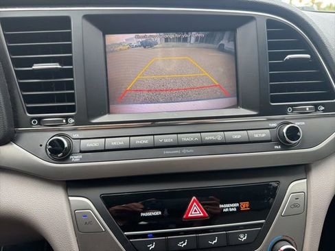 Used 2017 Hyundai Elantra SE FWD image 15