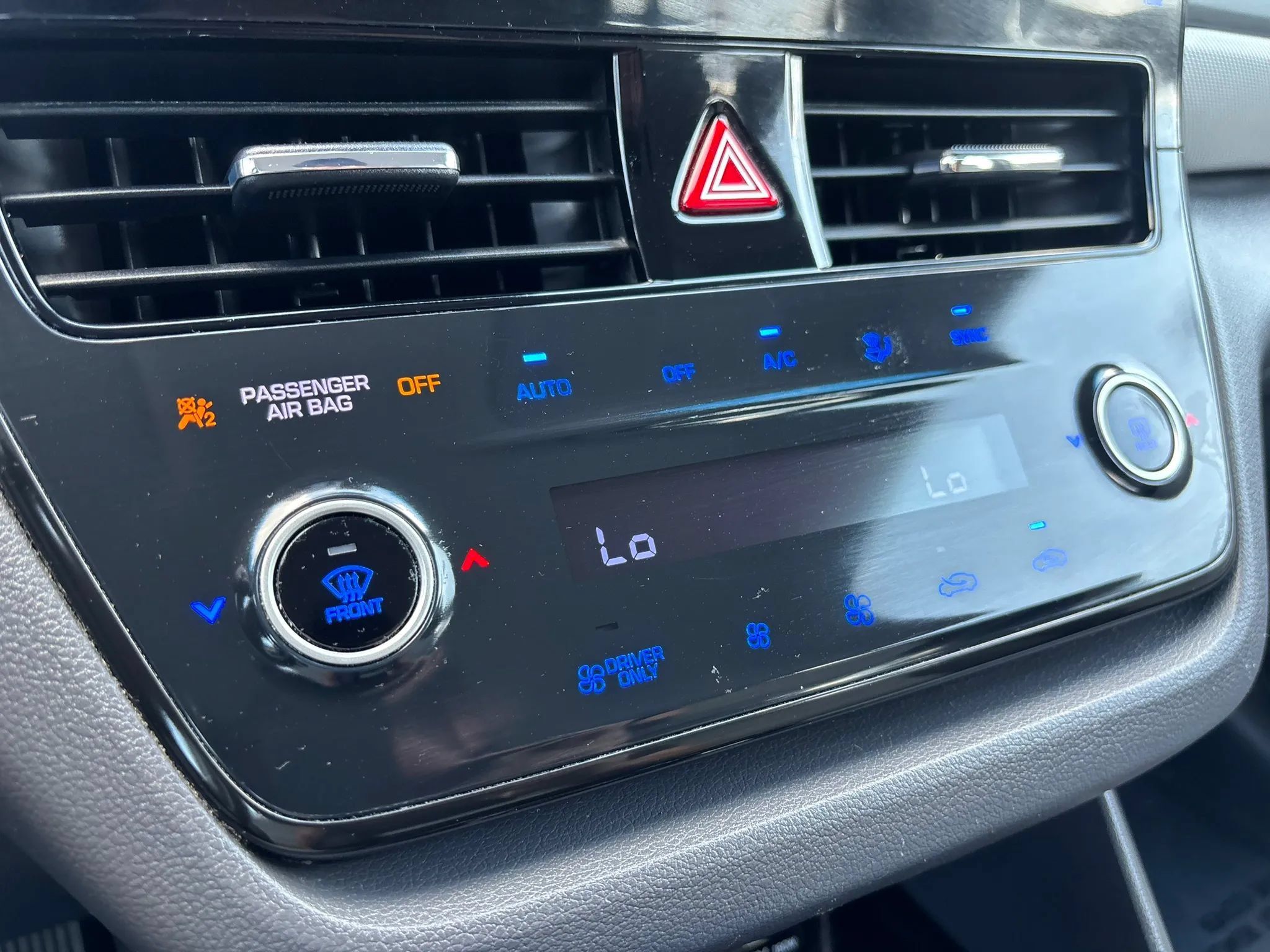 Used 2020 Hyundai Ioniq Blue FWD image 34