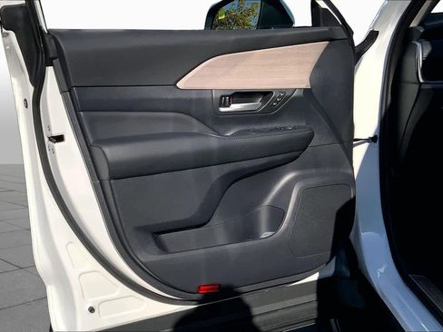 New 2026 Toyota Grand Highlander AWD image 10
