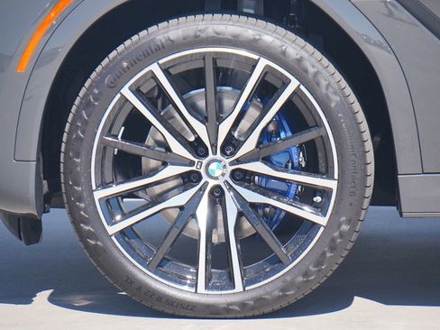 New 2026 BMW X6 xDrive40i w/ Climate Comfort Package image 5