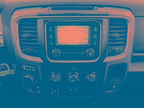 Used 2023 RAM 1500 Classic SLT image 9