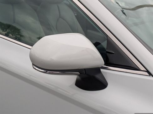 Used 2024 Toyota Camry XSE image 11