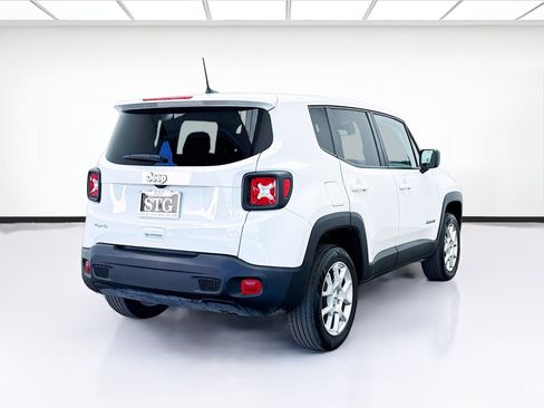 Used 2023 Jeep Renegade Latitude image 4