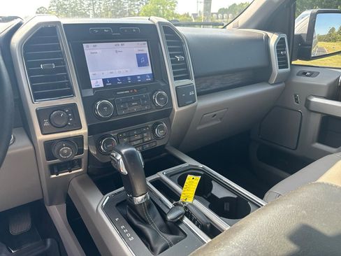 Used 2019 Ford F150 Lariat image 17