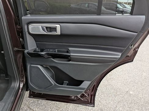 Used 2022 Ford Explorer Platinum w/ Equipment Group 601A image 45