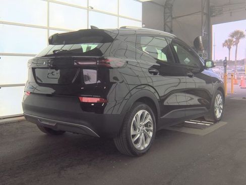 Used 2023 Chevrolet Bolt EUV LT image 2